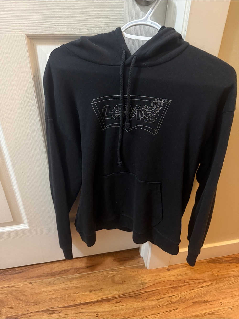 Levi's Black Pullover Hoodie with Outlined Logo